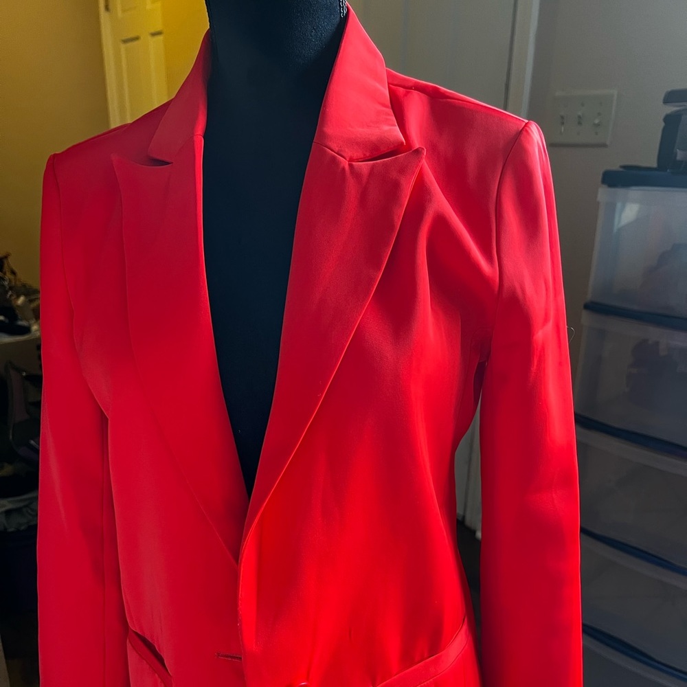 VIBRANT RED BLAZER